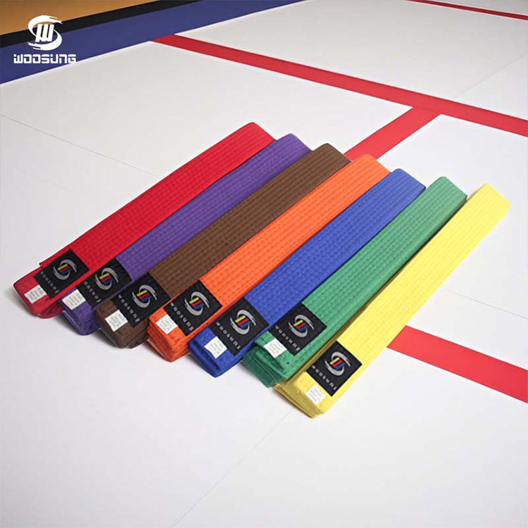 Каратэ белбеулері